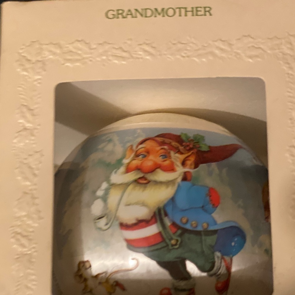 Vintage 1981 Hallmark Keepsake Ornament Christmas Magic Unbreakable Satin in Box - Picture 5 of 5